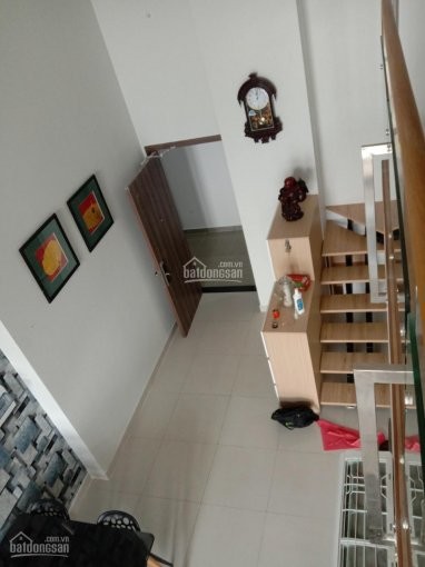 Cần cho thuê căn hộ rộng 85m2, có gác lửng, giá 12 triệu/tháng, cc La Astoria Quận 2