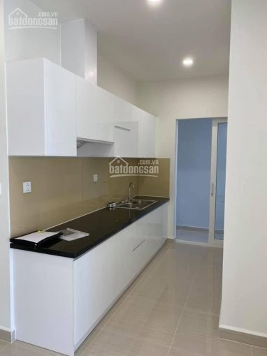 Trống căn hộ rộng 96m2, 3 PN, cc Moonlight Boulevard thoáng mát, có sẵn đồ, giá 14 triệu/tháng