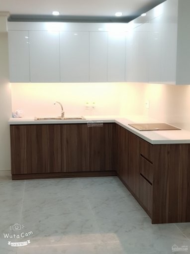 Homyland 3 có căn hộ rộng 81m2, giá 9 triệu/tháng, có sẵn đồ dùng, tầng cao