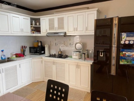 Hoàng Anh River View cần cho thuê căn hộ rộng 38m2, 3 PN, đủ nội thất,  giá 18 triệu/tháng