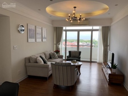 Căn hộ rộng 110m2, 2 PN, có nội thất đầy đủ, giá 23 triệu/tháng. CC Garden Court 2