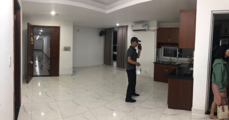 Thuê căn hộ Central Plaza 2 phòng ngủ/2WC tiện nghi dính tường 12 Triệu Tel 0942.811.343 Tony (Zalo/viber/phone) đi xem