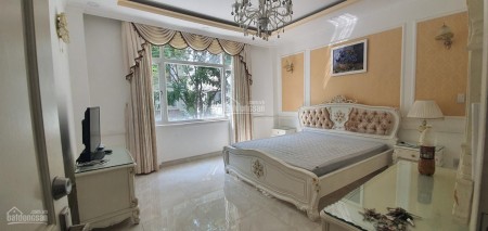 Cho thuê căn hộ cao cấp Quận 7 rộng 146m2, 3 PN, có sẵn nội thất, giá 27 triệu/tháng, 146m2, 3 phòng ngủ, 2 toilet