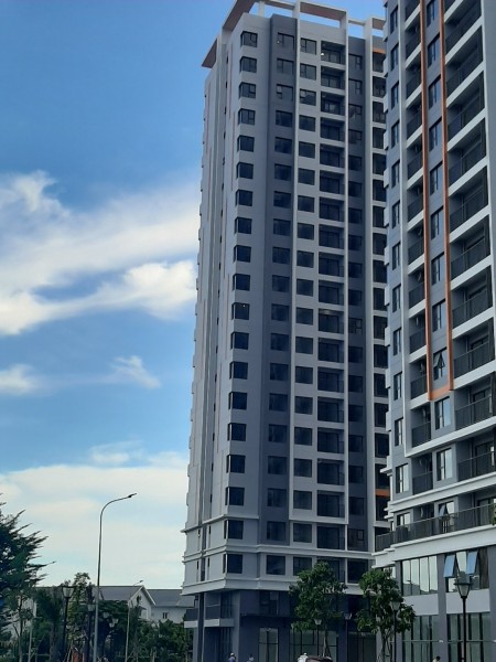 Chủ nhà cho thuê căn 3PN Tòa D có rèm sân vườn bao phí quản lí