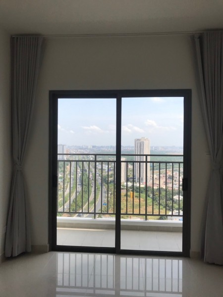 Hàng Hiếm, cho thuê CH 2PN 75m2 nội thất cơ bản tại The Sun Avenue chỉ 10 triệu/tháng LH 0909.053.301