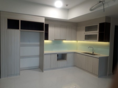 Cho thuê căn 3PN/2WC giá 10tr/tháng ntcb - view cao landmark 81 mát mẻ