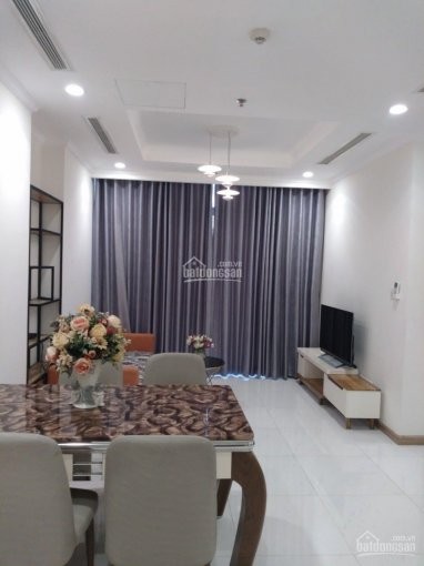 Cho thuê căn hộ lầu cao đày đủ nội thất cao cấp, gần Landmark 81. Giá thuê 18 triệu bao phí quản lý