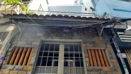 Cho thuê nhà phố 48m2 hẻm 3m Lê Thị Riêng, Quận 1 cách mặt tiền Lê Thị Riêng 100m, giá cực tốt