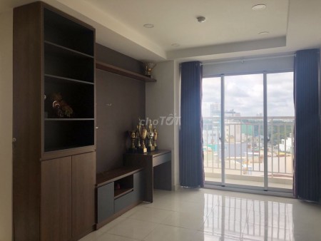 Mình có căn hộ 3 phòng ngủ tổng diện ích đến 98m2 tại chung cư Khuông việt. Giá cho thuê 10 triệu/tháng