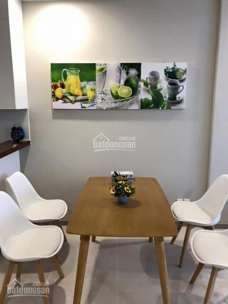 Có căn hộ sang trọng, sàn gỗ 78m2, 2 PN cho thuê giá 11 triệu/tháng, cc Copac Square