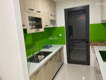 Trống căn hộ rộng 86m2, sàn gỗ phòng ngủ, cc Centrosa Garden, giá 17 triệu/tháng, LHCC