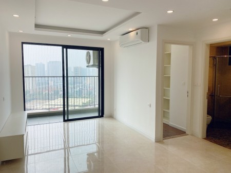 Cho thuê căn đồ cơ bản để ở hoặc làm văn phòng đều được