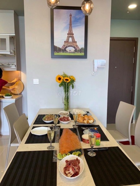 Cho thuê căn hộ chung cư 98m2, 3 phòng ngủ, 2 phòng vệ sinh, nội thất full hàng cao cấp tại Phú Nhuận