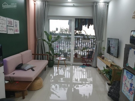 Mình cần cho thuê căn 71m2, tầng cao, có ban công, 2 PN, giá 6 triệu/tháng, cc Him Lam Phú An