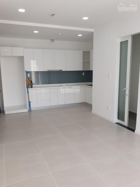 Căn hộ tầng cao cc Xi Grand Quận 10 cần cho thuê giá 14 triệu/tháng, dtsd 69.9m2