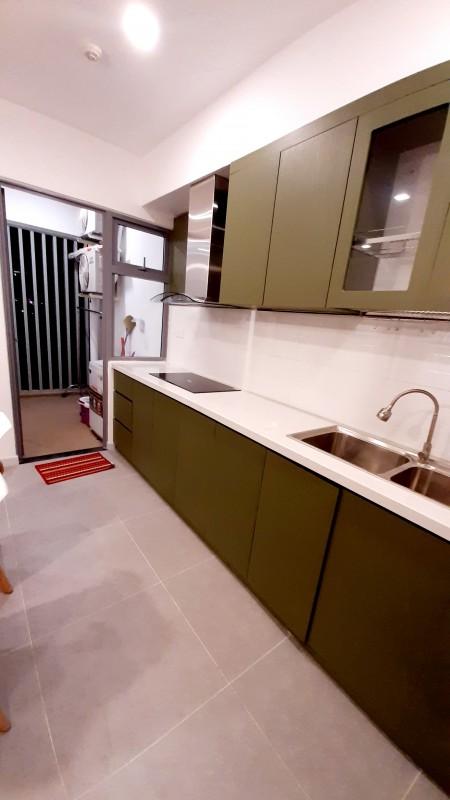 Cho thuê căn hộ Palm Hights, view LM81, 2pn 2wc, có nội thất BAO PHÍ. O9I886O3O4