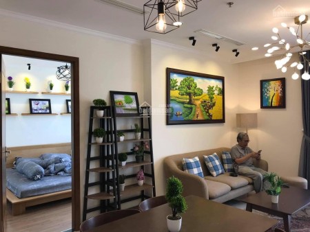 Căn hộ 75m2, 2 PN, kiến trúc phương Tây, đủ đồ dùng, cc Rivera Park Quận 10, giá 13.5 triệu/tháng