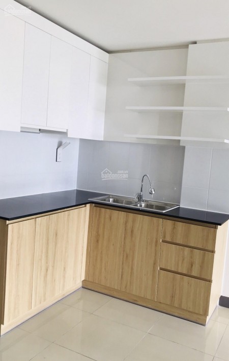 Trống căn hộ tầng cao 75m2, 2 PN, có sẵn tiện nghi, giá 7 triệu/tháng, cc Imperial Place