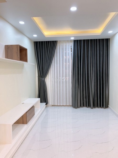 Cho thuê căn hộ 2 phòng ngủ, nhà mới, nội thất cơ bản tại dự án chung cư Richstar