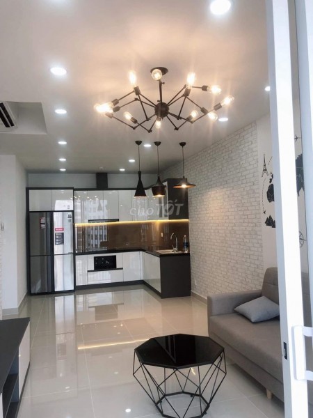Cho thuê căn hộ chung cư 3PN, 105m2, nội thất cao cấp, thuộc dự án Golden Mansion