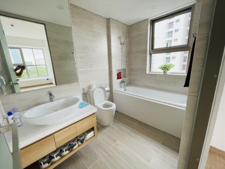 Cho thuê căn hộ Midtown Phú Mỹ Hưng nhà đẹp 2PN, 2WC DT: 96m2 giá 18 triệu/tháng Full Nội thất.