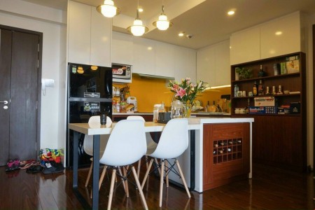 Cho thuê căn hộ chung cư Sunrise City View Q.7 giá rẻ nhất thị trường. LH: 0706.334481 em Tú