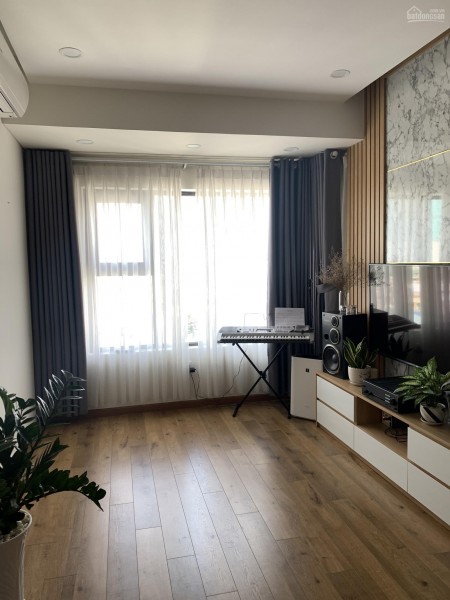 Trống căn hộ rộng 60m2, tầng cao view không chị che chắn, giá 7 triệu/tháng, cc Flora Novia