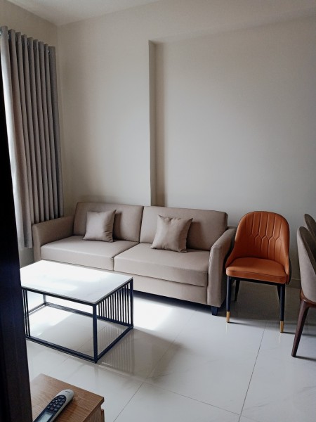 Mình cần cho thuê căn hộ GREEN RIVER, 2PN2WC, full nội thất, sẵn wf, giá 9 triệu bao phí.