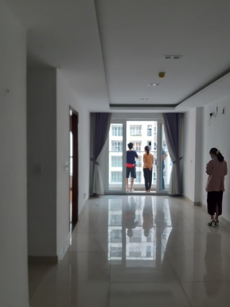 Căn hộ Sky Center có sẵn nội thất cơ bản, 2PN, 80m2, Giá tốt chỉ #12 Triệu