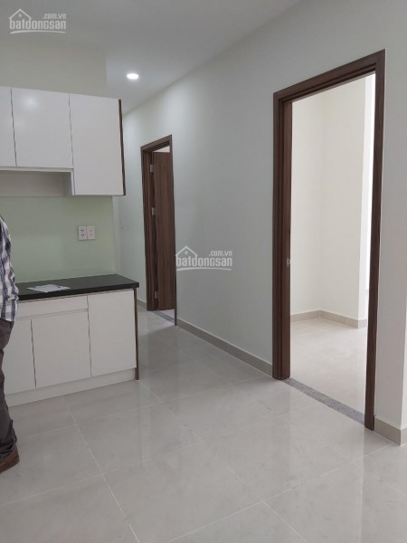 Trống căn hộ tầng cao rộng 85m2, 2 PN, kiến trúc đẹp, giá 9 triệu/tháng, cc Topaz Elite