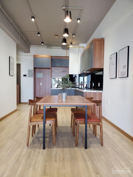 Cần cho thuê nhà rộng 74m2, có 2 phòng ngủ, cc Saigon South, tầng cao, giá 12 triệu/tháng