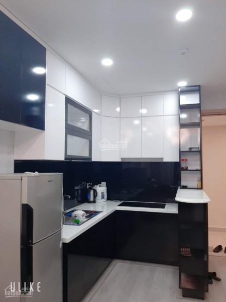 Căn hộ tầng cao rộng 87m2, 2 PN, cần cho thuê giá 15 triệu/tháng, cc Garden Gate