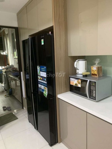 Mình có căn hộ Estella 107m2 đang trống cần cho thuê giá 28.2 triệu/tháng, 3 PN, tầng cao, yên tĩnh