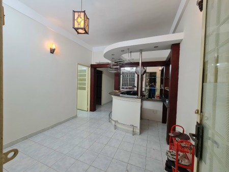 Cho thuê chung cư Bình Đăng lầu 1 thang bộ phường 6 quận 8, 68m2, 2 phòng ngủ, 1 toilet