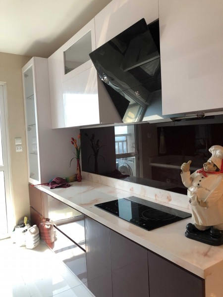 Cho thuê Sunrise City 2PN View nhìn hồ bơi, giá 15 trd/tháng, call 0707293049