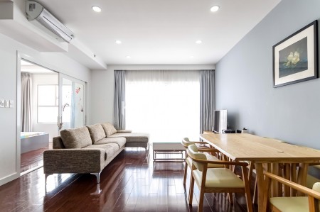 Cho thuê chcc Sunrise City 2pn có ban công 106m2, Full nội thất cao cấp giá 15tr/tháng