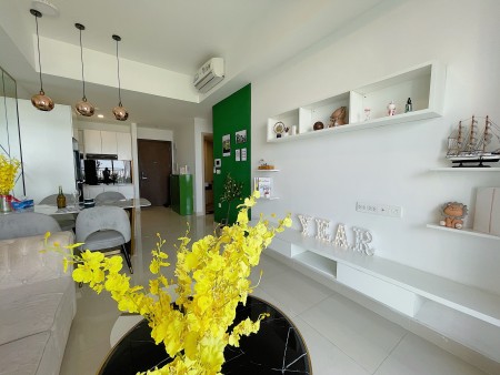 Botanica Premier 2PN. 2WC ban công hướng Đông