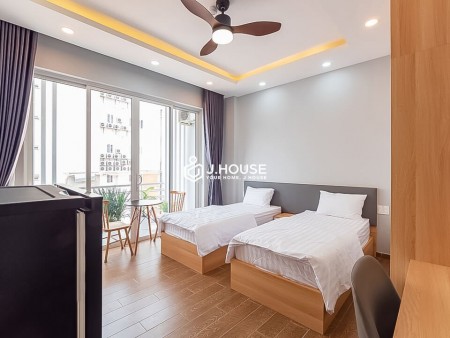 Studio 2 giường linh hoạt, đón ánh sáng tự nhiên, tại 60 Đường Yên Thế, Tân Bình