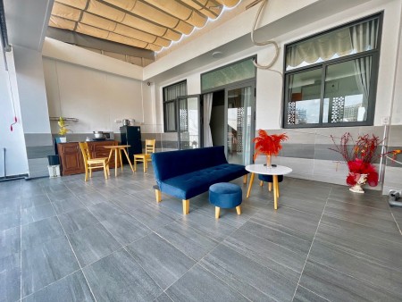 Căn hộ 2PN 4 người ở ban công rộng, thoáng tại Quận 3