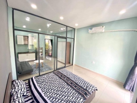 Cho thuê phòng cao cấp Quận 1. Full nội thất. Rộng rãi thoáng mát.