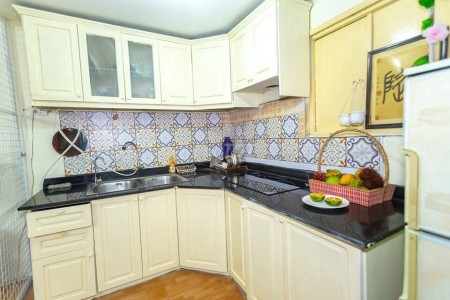 Cần cho thuê chung cư khu tập thể Tràng Tiền, không chung chủ, full nội thất