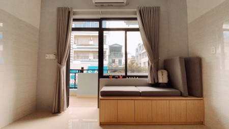 Căn hộ mini Duplex ban công thoáng mát, sạch sẽ, tông màu sáng. Liên hệ: 0398 744 579 Minh