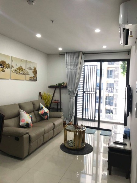 Cho thuê căn hộ tầng trung 57m2 view hồ bơi, 1PN giá thuê 17,5 triệu/tháng bao phí quản lý