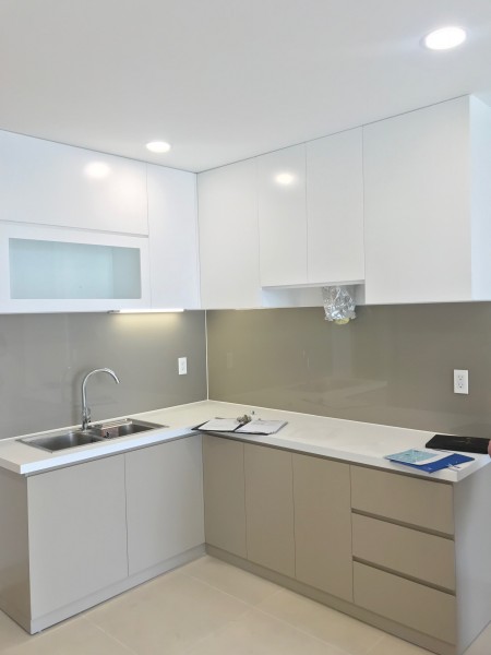 Cần cho thuê căn hộ 3 phòng ngủ giá chỉ 10 triệu, nhà trống dọn vào ở ngay. Lh 0909.906.986