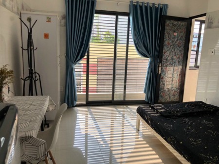 Căn hộ ban công chỉ 5tr ngay Etown Cộng Hòa. Full nội thất