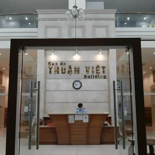 Căn hộ lầu 2 Cao ốc Thuận Việt, Diện tích 83m2 có 2PN, 1PK, 1WC, 1 nhà tắm. Giá 11tr/tháng