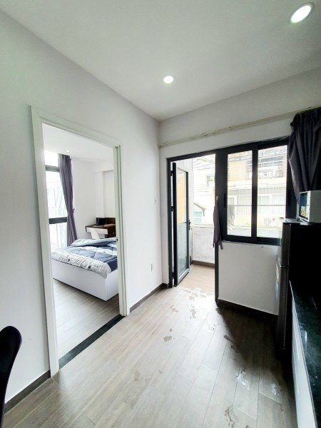 Căn hộ full nội thất - Ban công - Q1