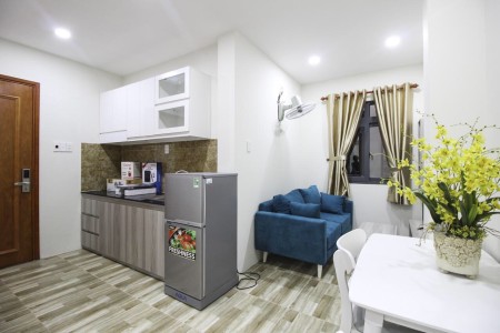 Cho thuê căn hộ 1 phòng ngủ full nội thất ngay Yên Thế, sát sân bay