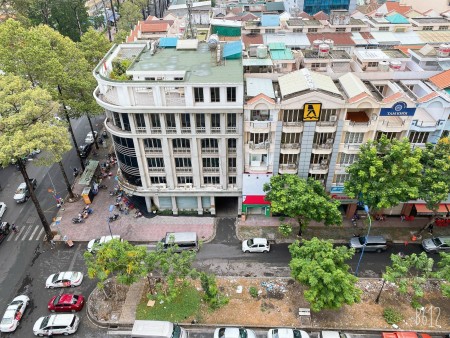 Cần cho thuê căn hộ Hùng Vương Plaza.