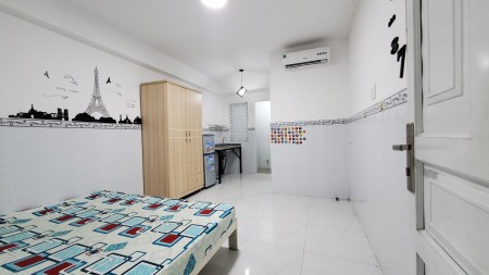 Cho thuê căn hộ studio ban công tại 554 Đường Cộng Hòa, Tân Bình